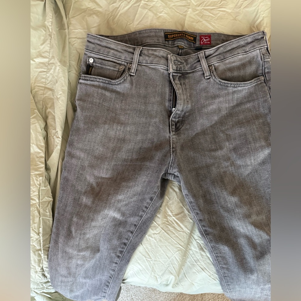 Superdry Slim Men's Jeans in Gray Wash
